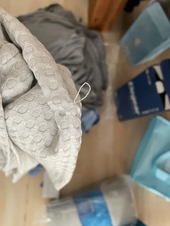 Test selbstkühlende Decken Ella Fäden3.jpg